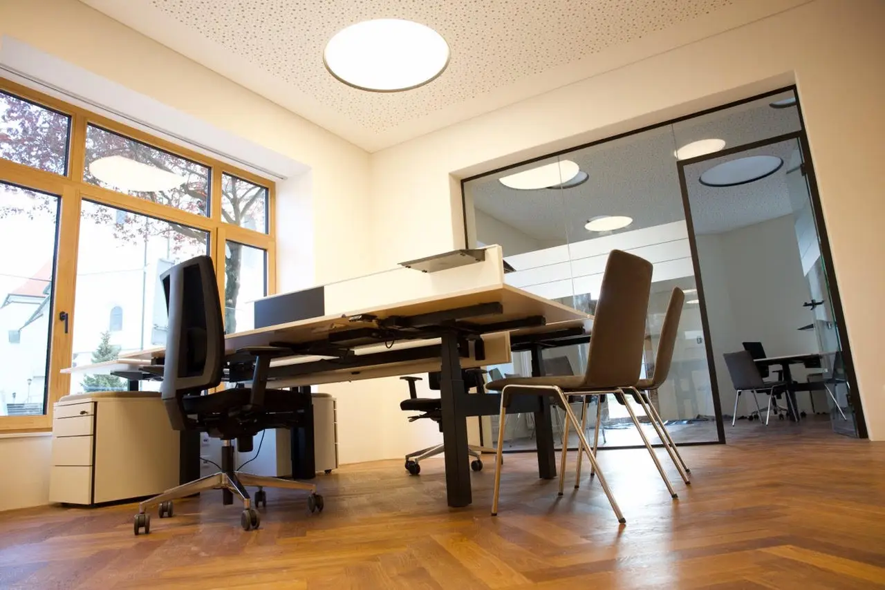 Twenty Five in der Bahnhofgasse 25 in Amstetten, Innenansicht auf ein Büro.